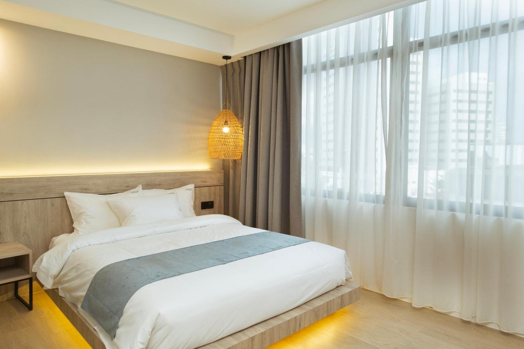 Theatre Hotel Kuching Extérieur photo