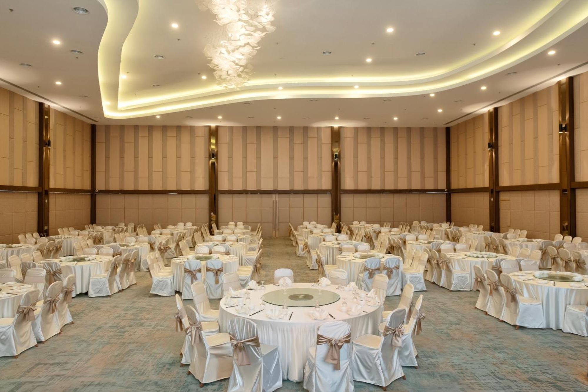 Theatre Hotel Kuching Extérieur photo