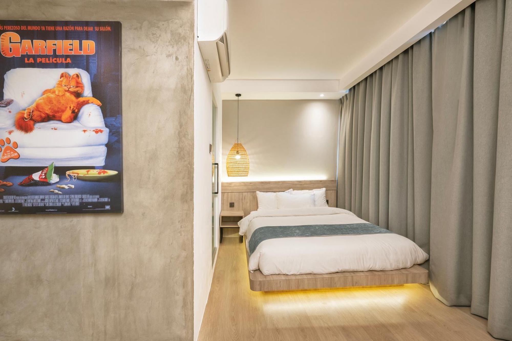 Theatre Hotel Kuching Extérieur photo