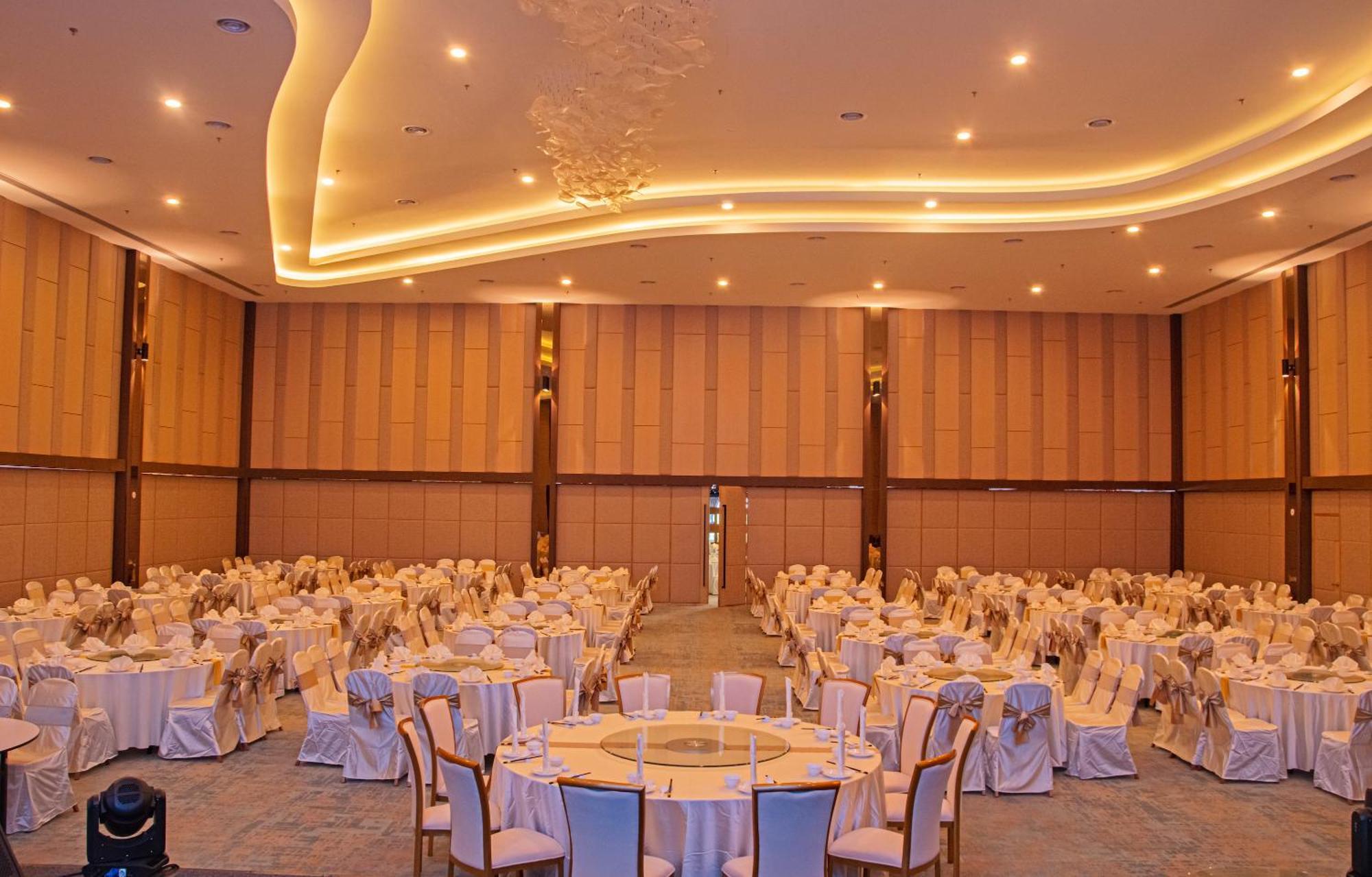 Theatre Hotel Kuching Extérieur photo